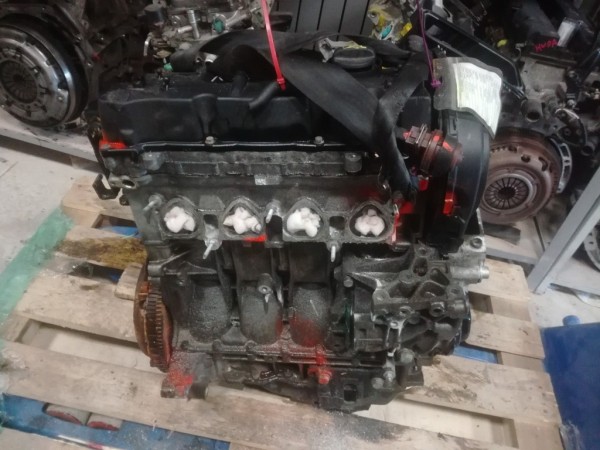 Двигатель KFU ET3J4 Peugeot 1007 206 207 307 1.4L Двигатель KFU ET3J4 Peugeot 1007 206 207 307 1.4L