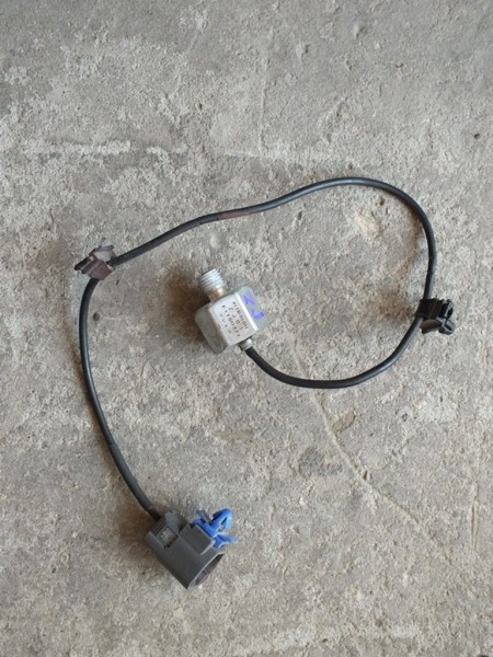Датчик детонации Mazda Demio ZJ-VE ZY-VE ZJ01 E1T50371