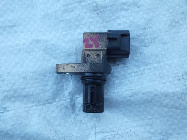 Датчик распредвала Mazda ZY J5T30571 ZJ017906