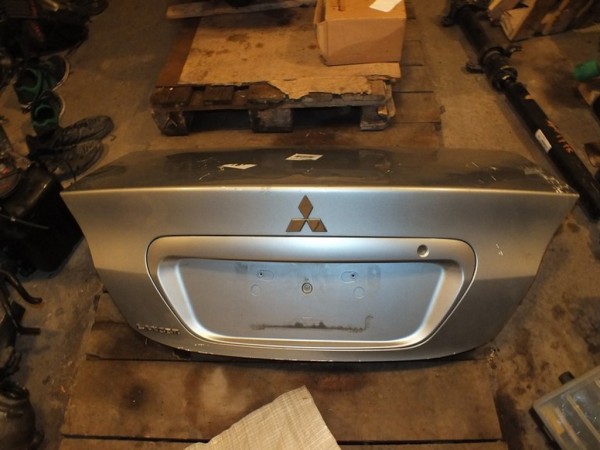 Крышка багажника Lancer 9 серебро