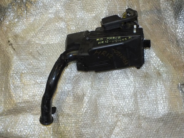 Короб впускной Nissan March K13 HR12DE