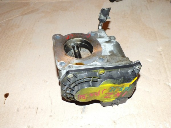Дроссельная заслонка Toyota 1NZ-FE 22030-21030