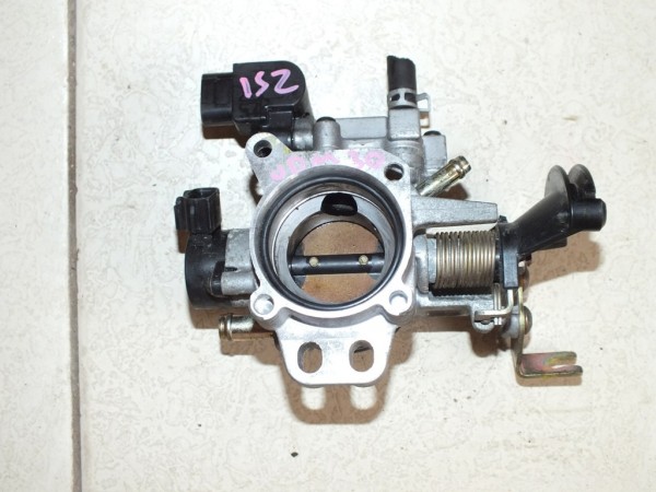 Дроссельная заслонка Toyota Vitz Platz 1SZ-FE 22210-23040