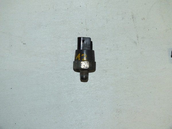 Датчик давления масла Toyota 1AZ 83530-30090