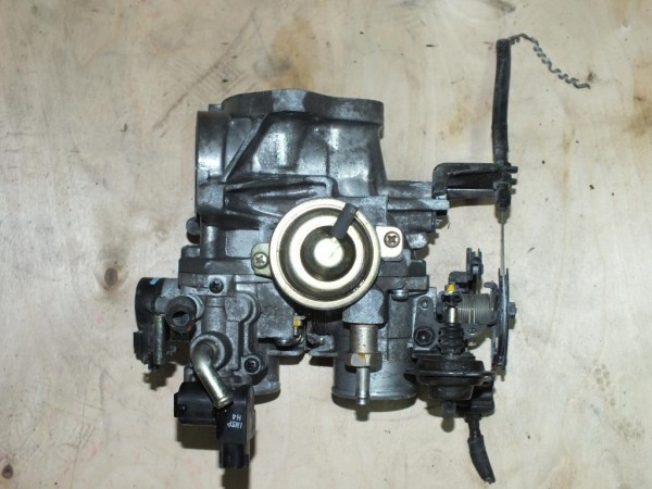 Дроссельная заслонка Toyota Lexus 1MZ 22210-20200