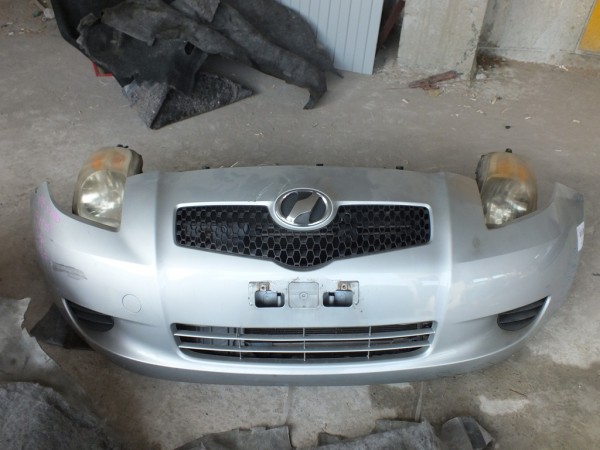 Бампер Toyota Vitz SCP90 KSP90 NCP90